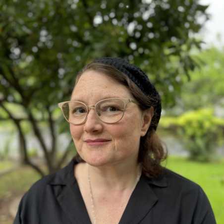 Tucows Leadership | Amanda C. Peterson